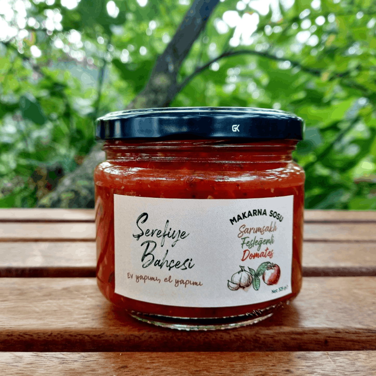 Şerefiye Bahçesi Sarımsaklı Fesleğenli Domatesli Makarna Sosu 325 gr